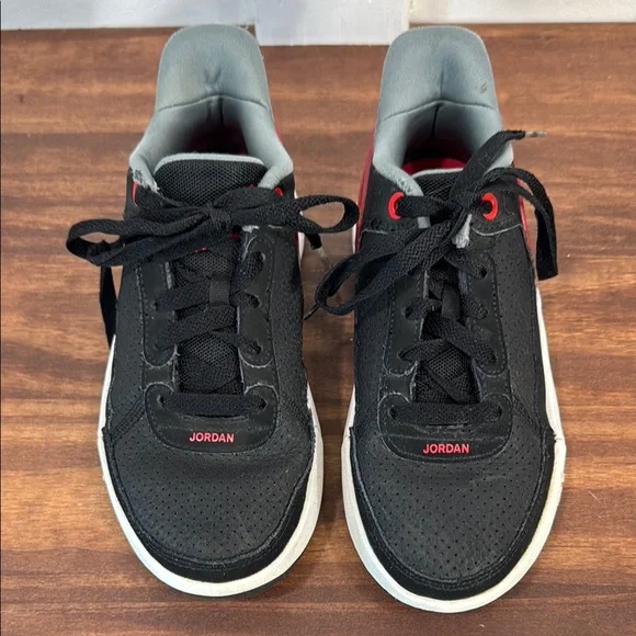 JORDAN AIR JORDAN Black and Red Sneakers Nike Little Boys Size 1 - Picture 3 of 10